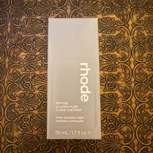 RHODE Glazing Fluid with Peptides